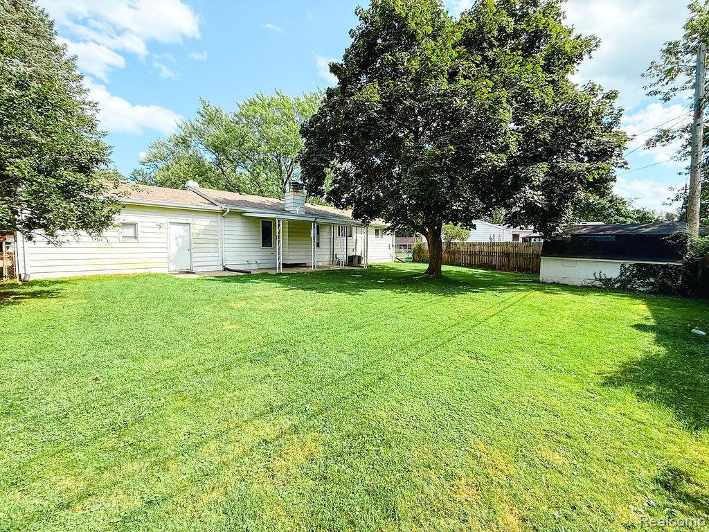 main property photo 22
