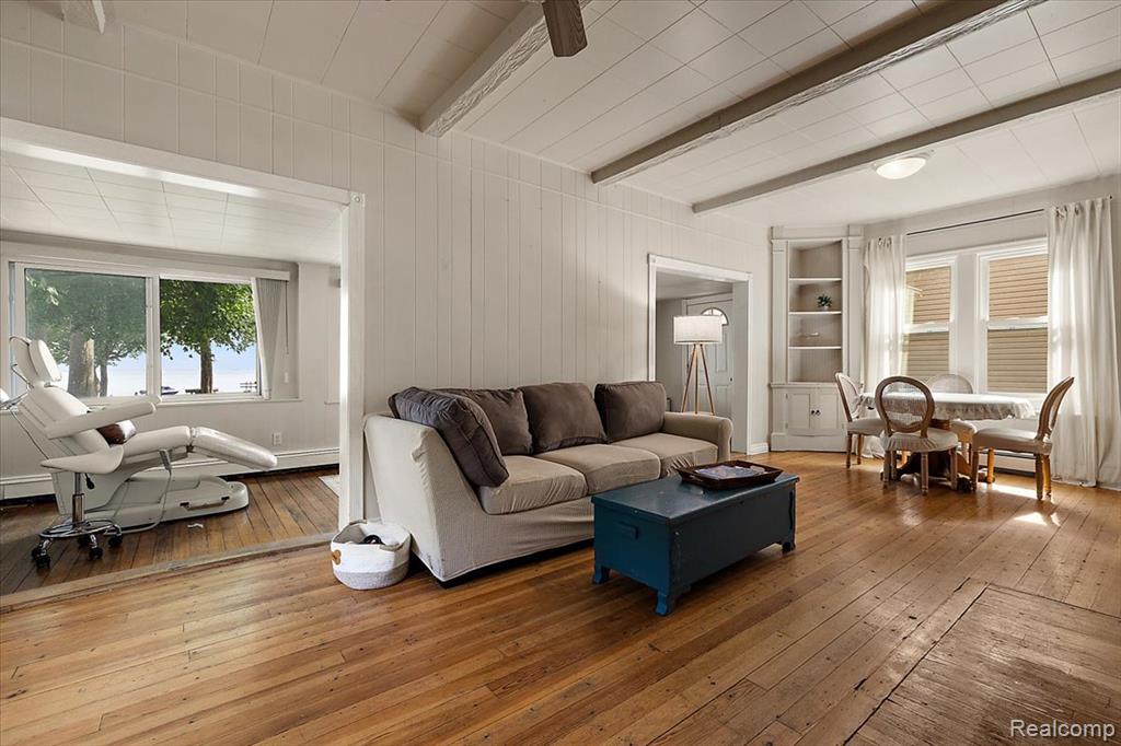 main property photo 17