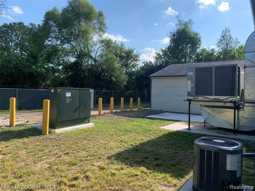 main property photo 12