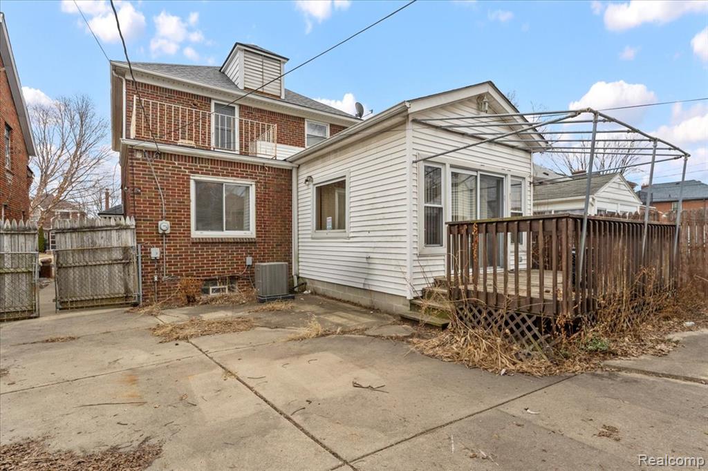 main property photo 28