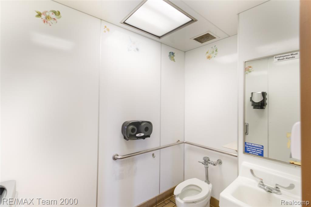 main property photo 12