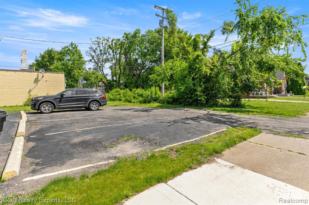 main property photo 70