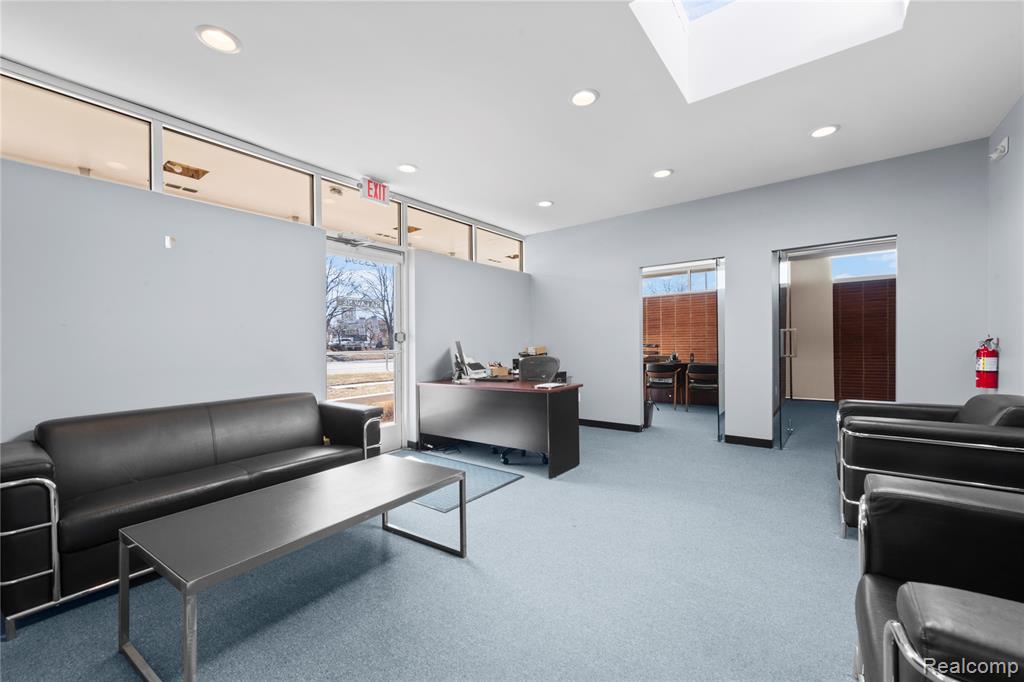 main property photo 10