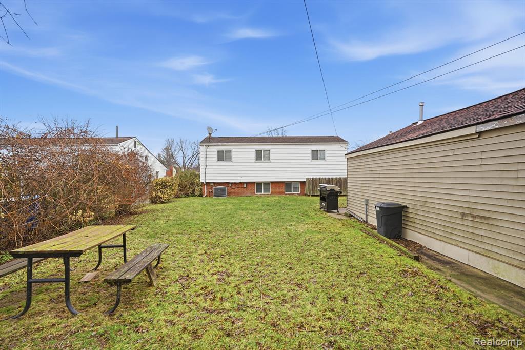 main property photo 31