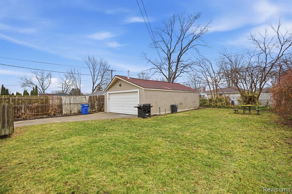 main property photo 33