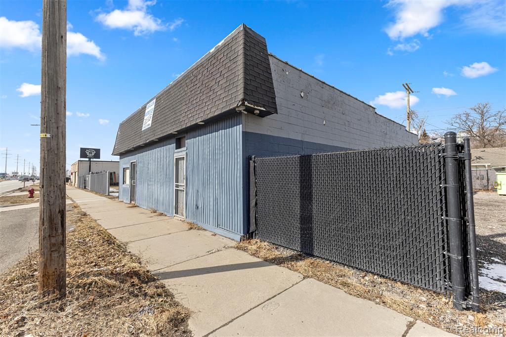 main property photo 21