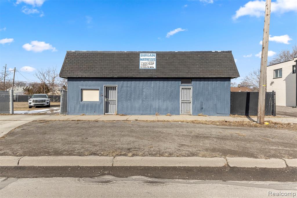 main property photo 23