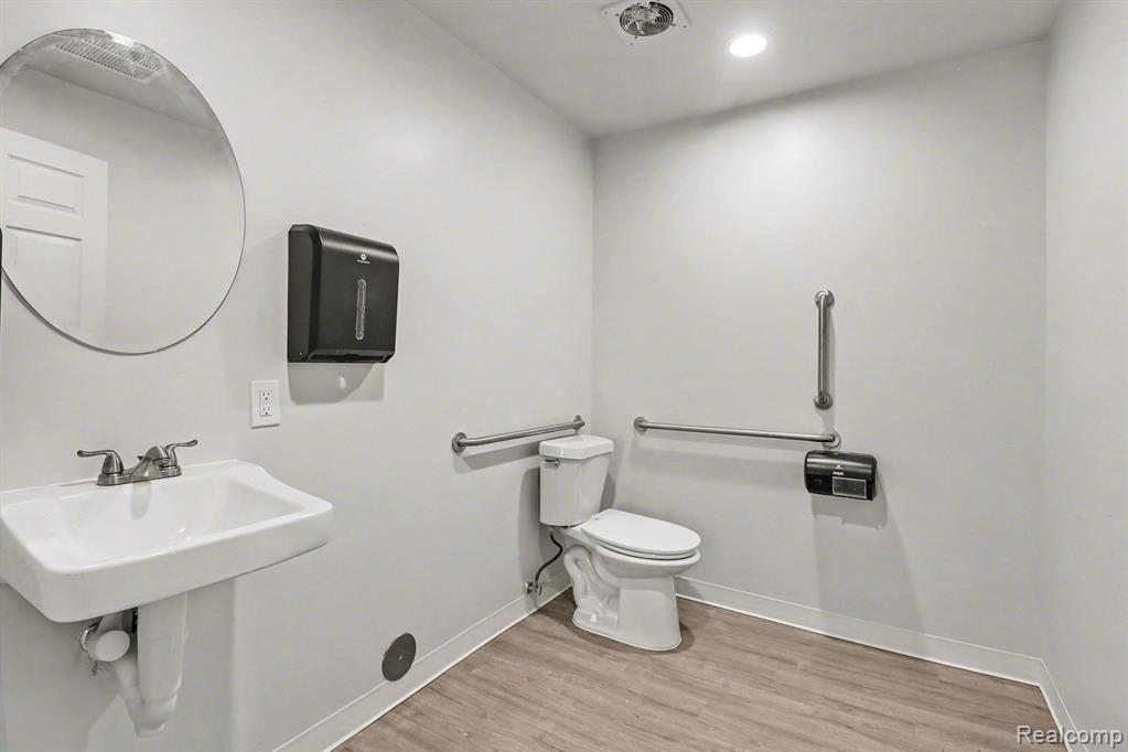 main property photo 15