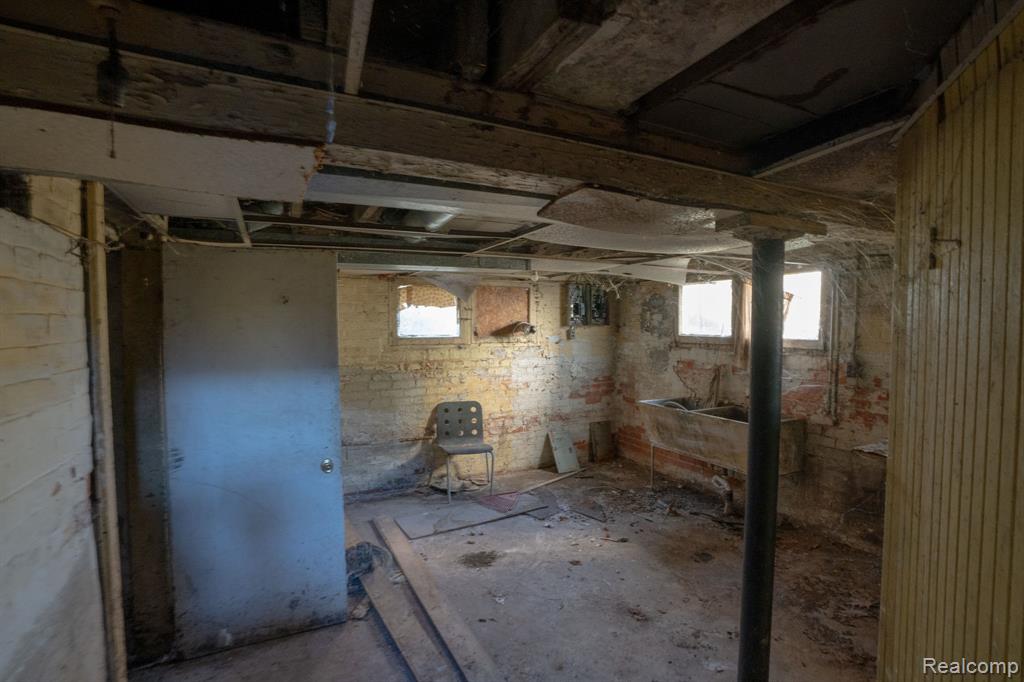 main property photo 18