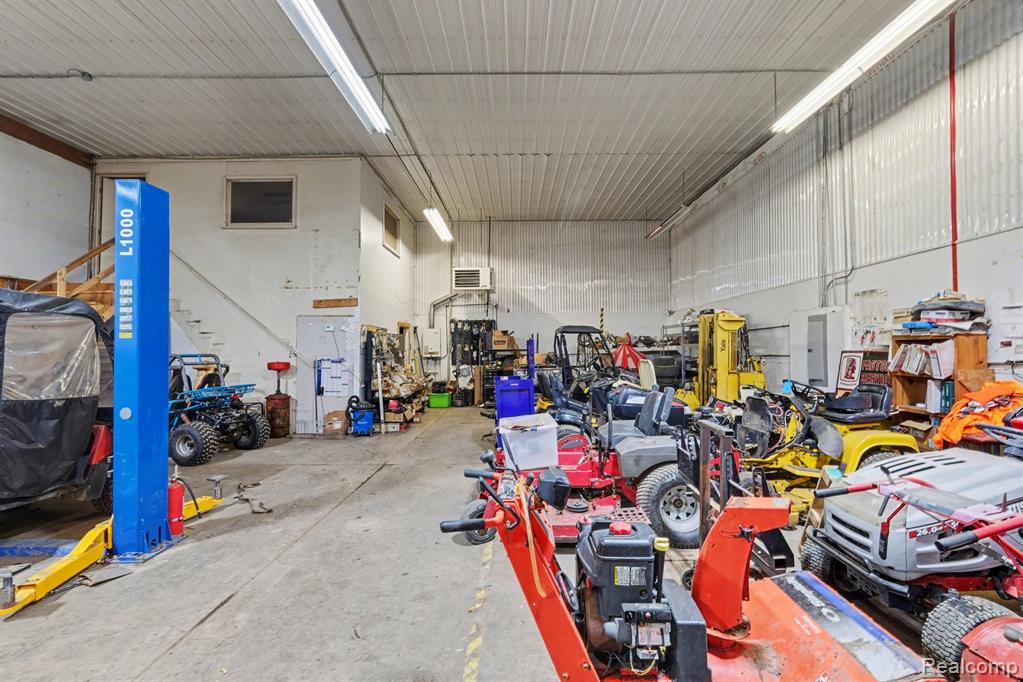 main property photo 16