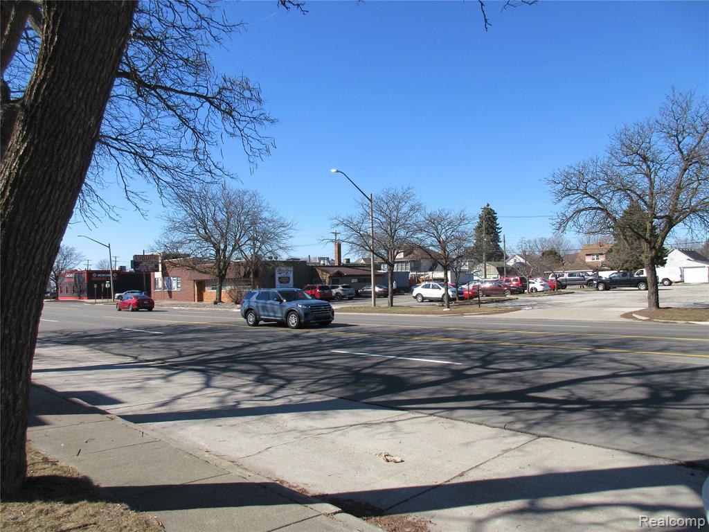 main property photo 9