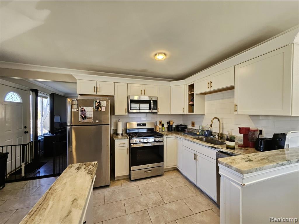 main property photo 13
