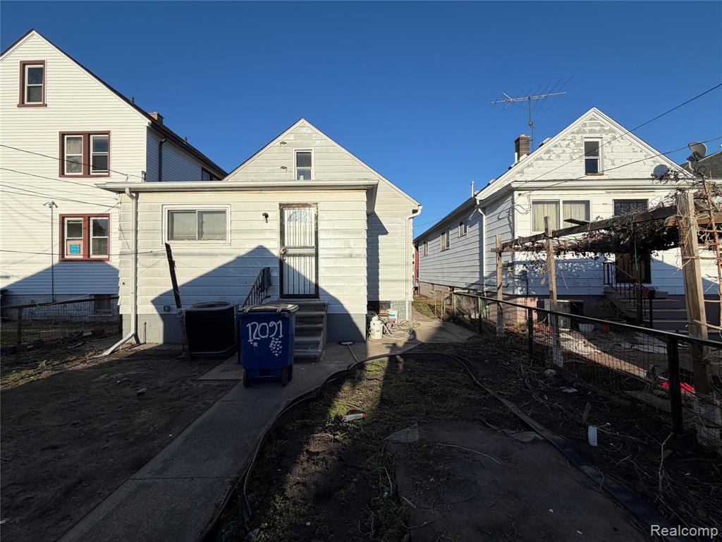 main property photo 7