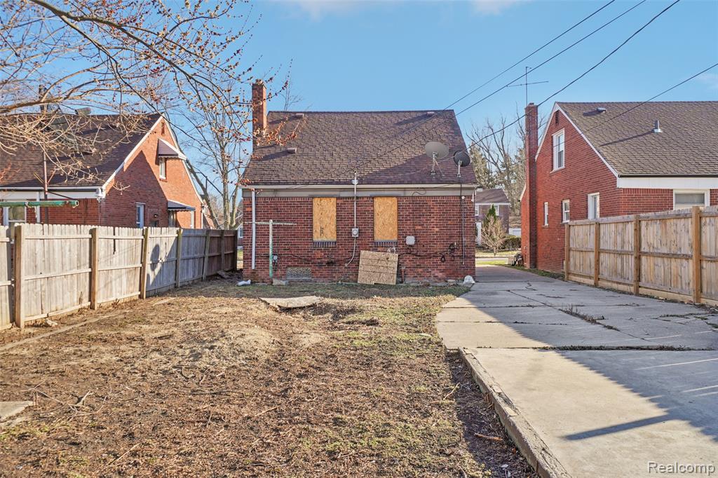 main property photo 23