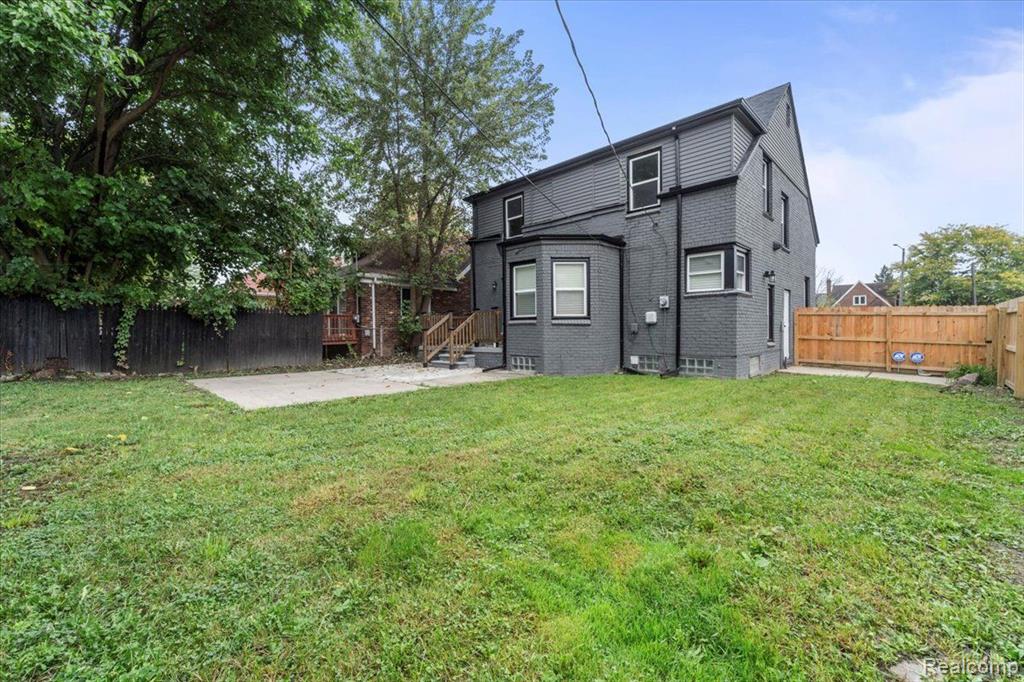 main property photo 14