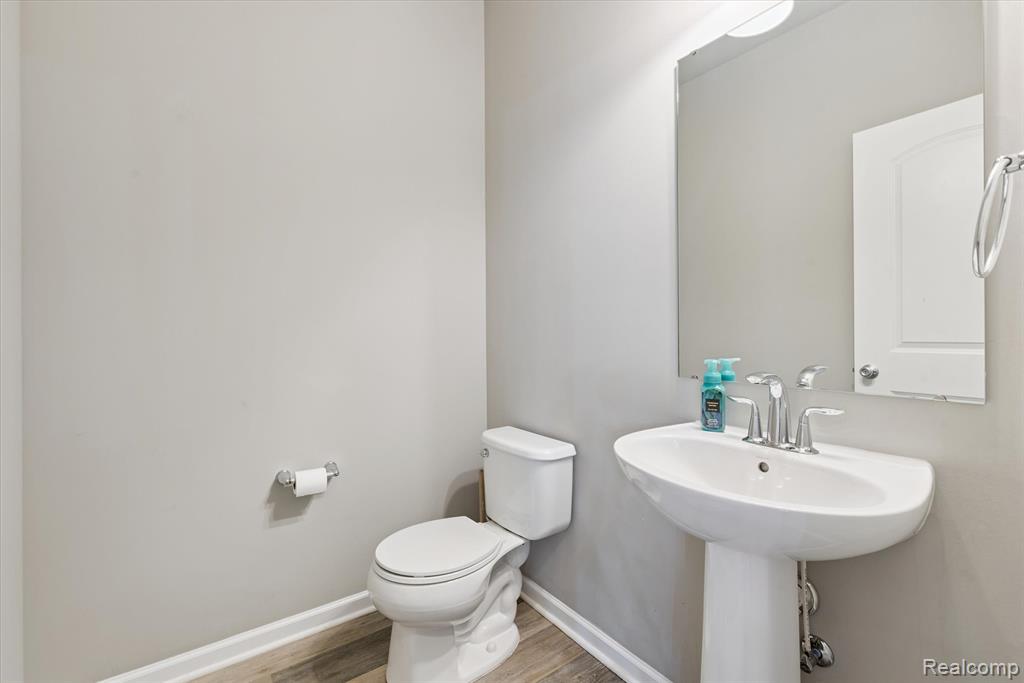 main property photo 9