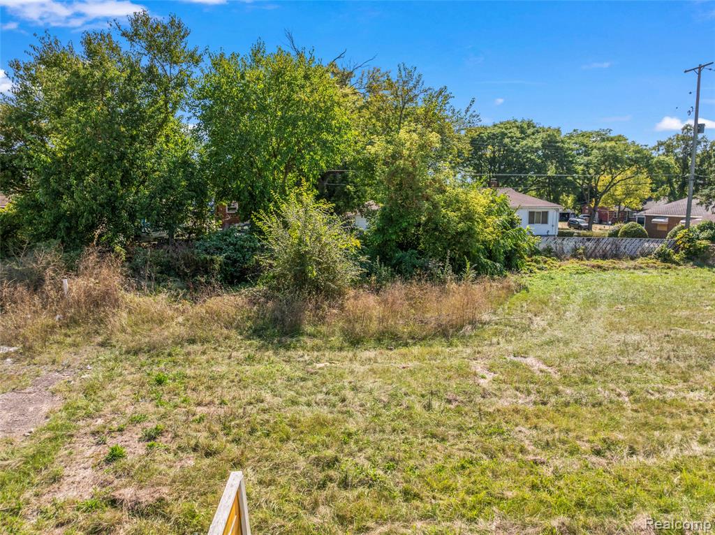 main property photo 14