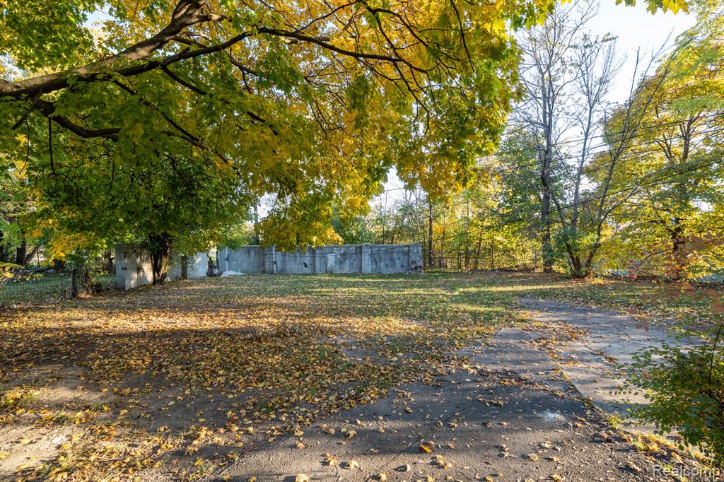 main property photo 44