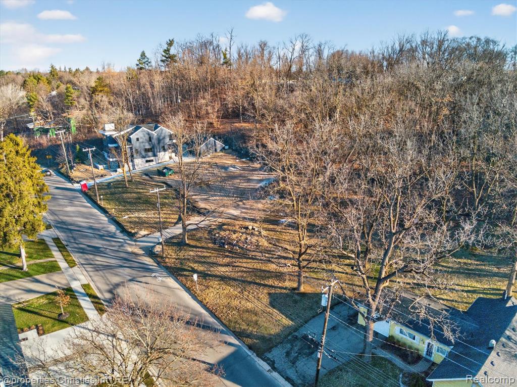 main property photo 10