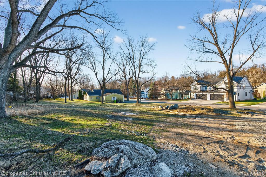 main property photo 6
