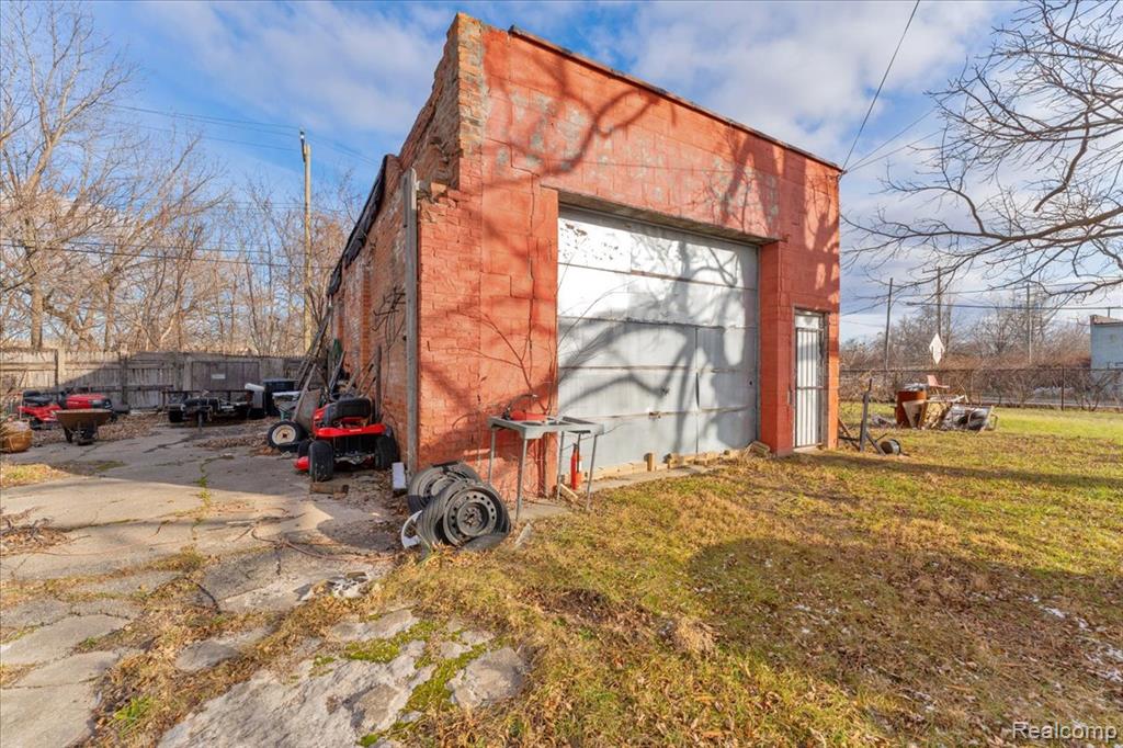 main property photo 19