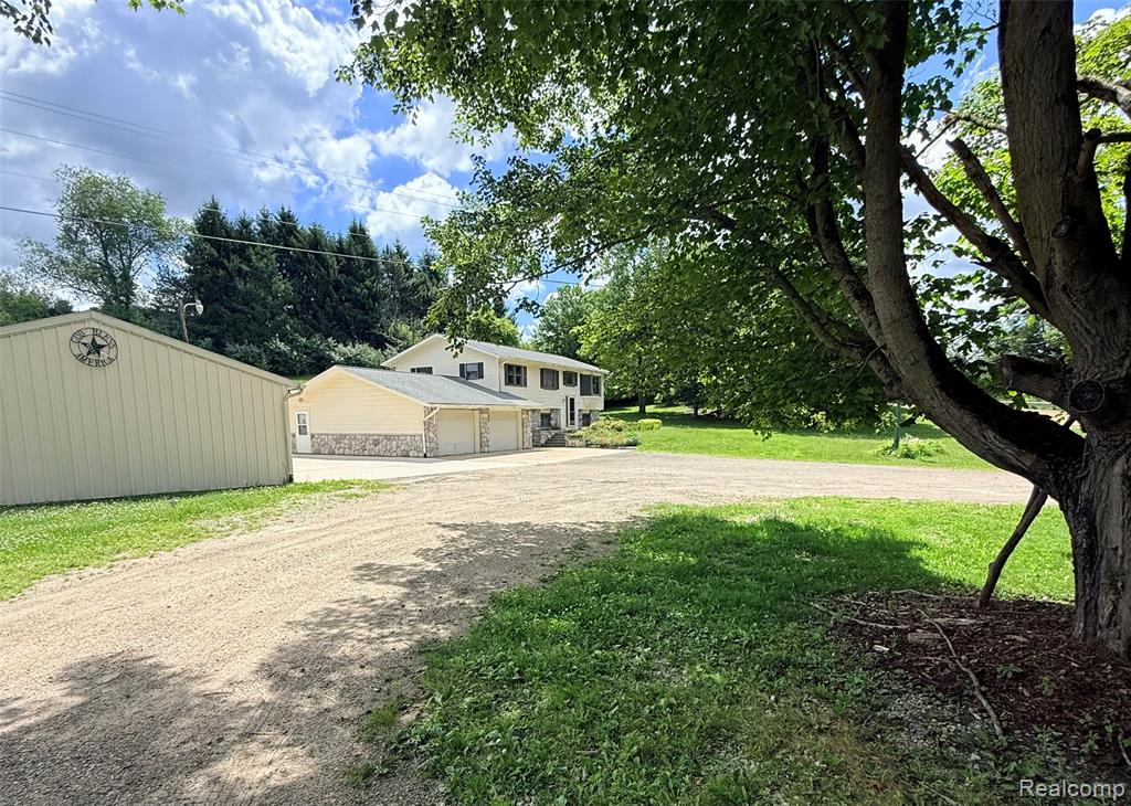 main property photo 33
