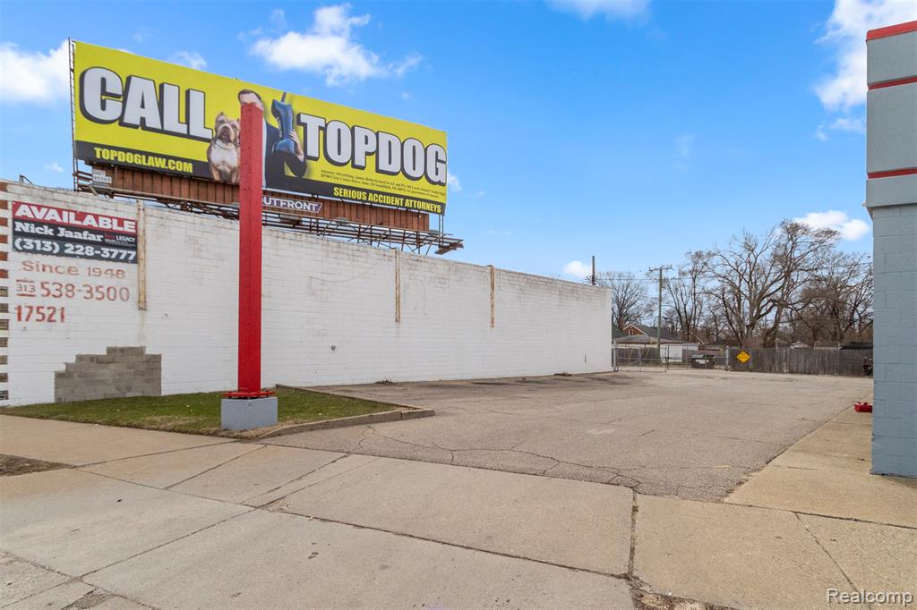 main property photo 19