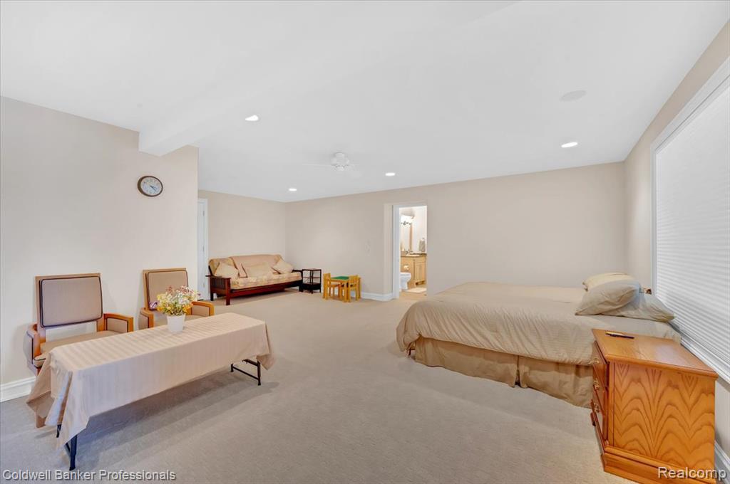 main property photo 58