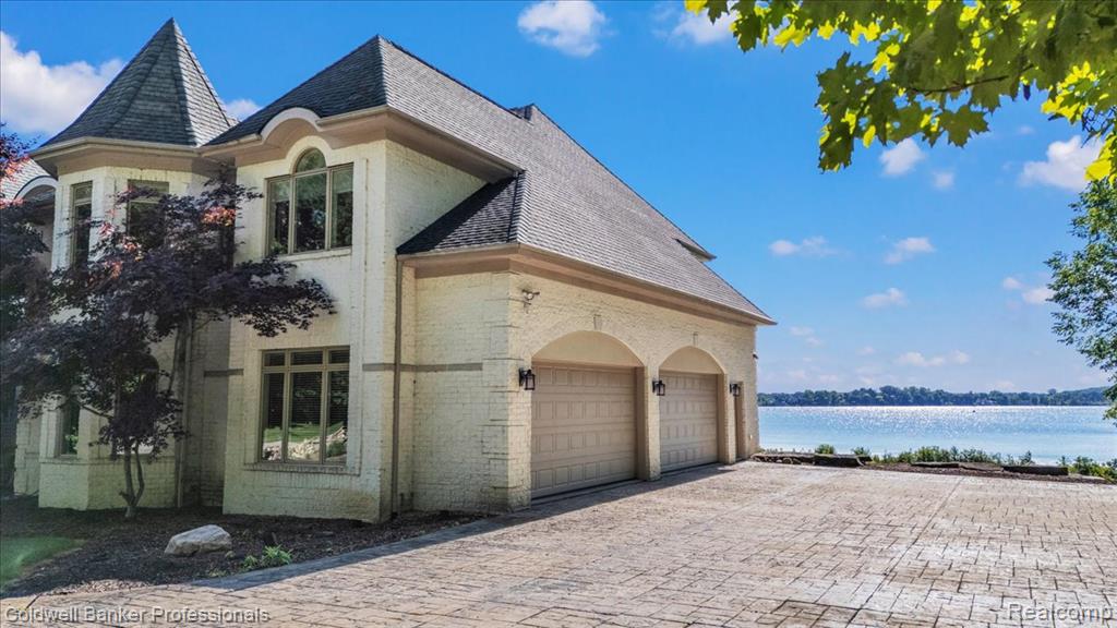 main property photo 75