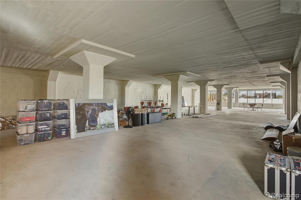main property photo 50