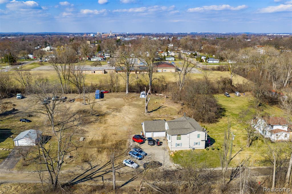main property photo 9