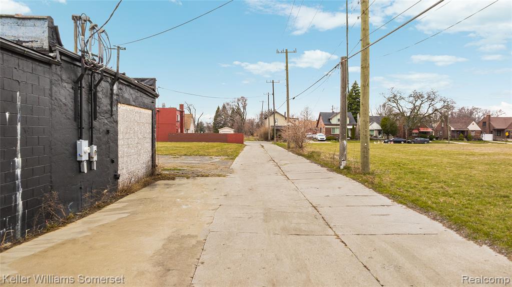 main property photo 9