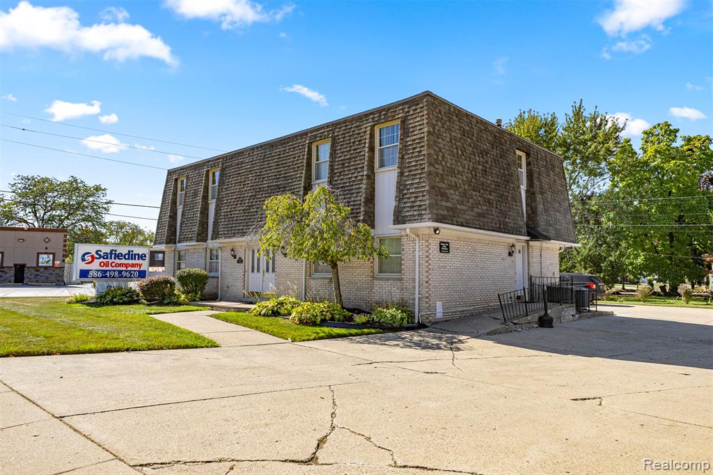 main property photo 41