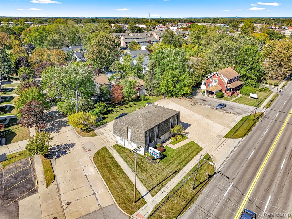 main property photo 45