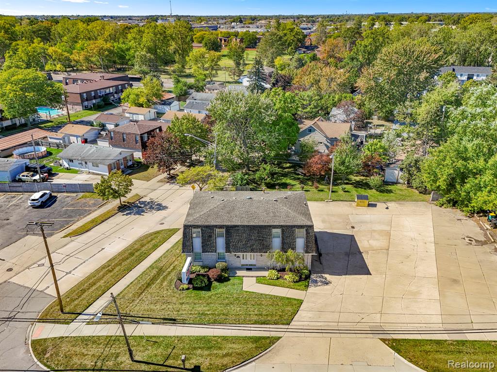 main property photo 46