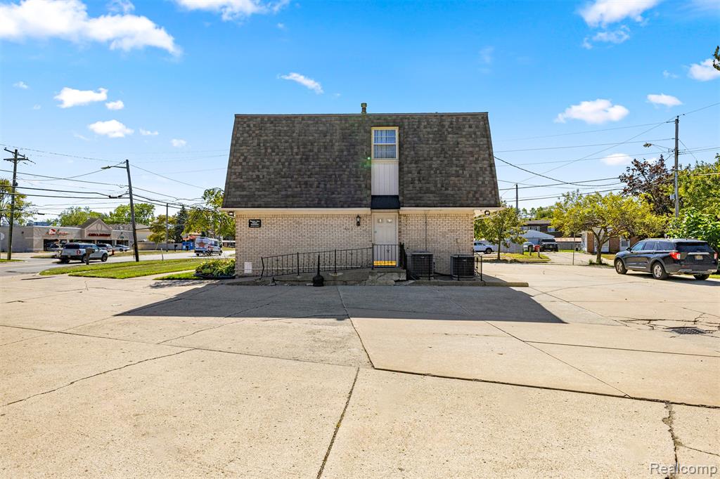 main property photo 5