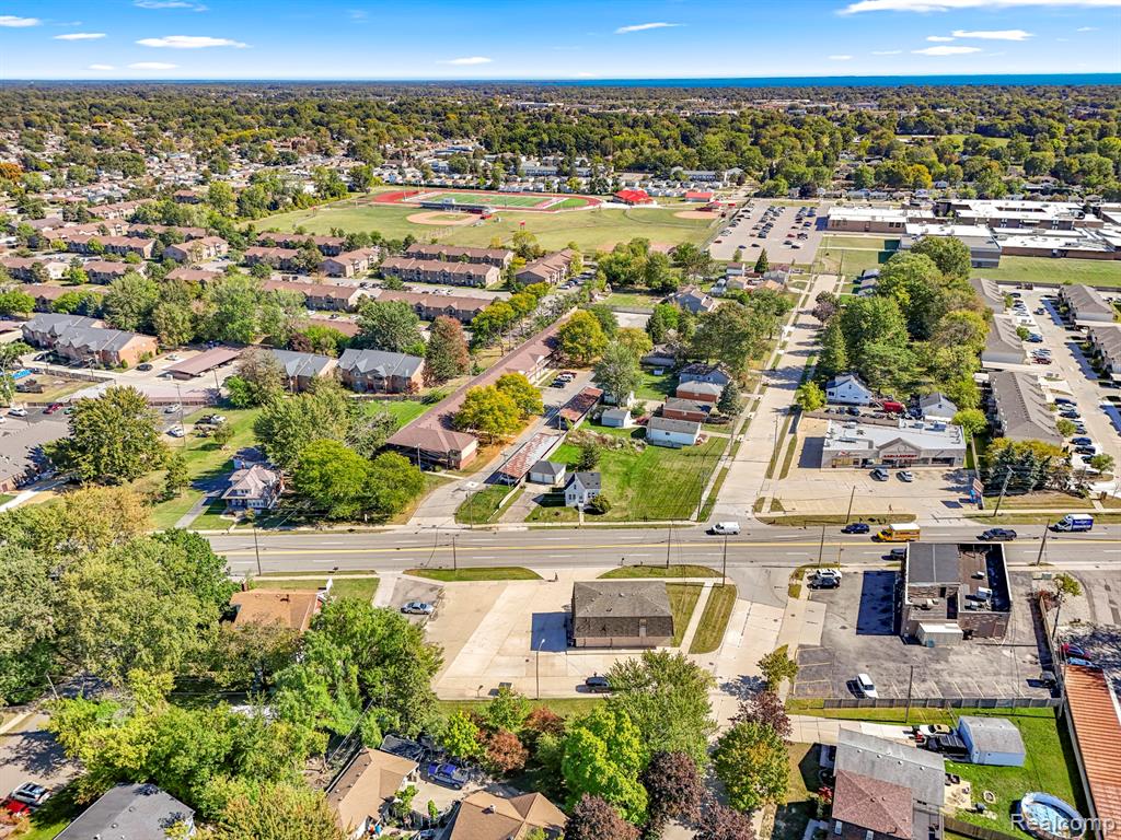 main property photo 50