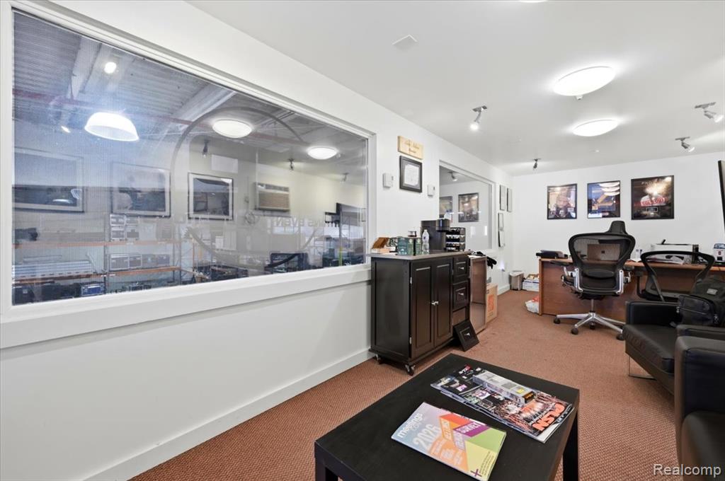 main property photo 13