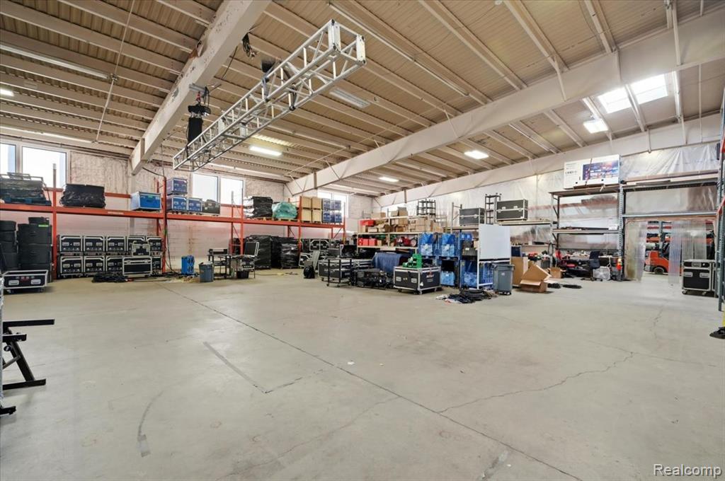 main property photo 20