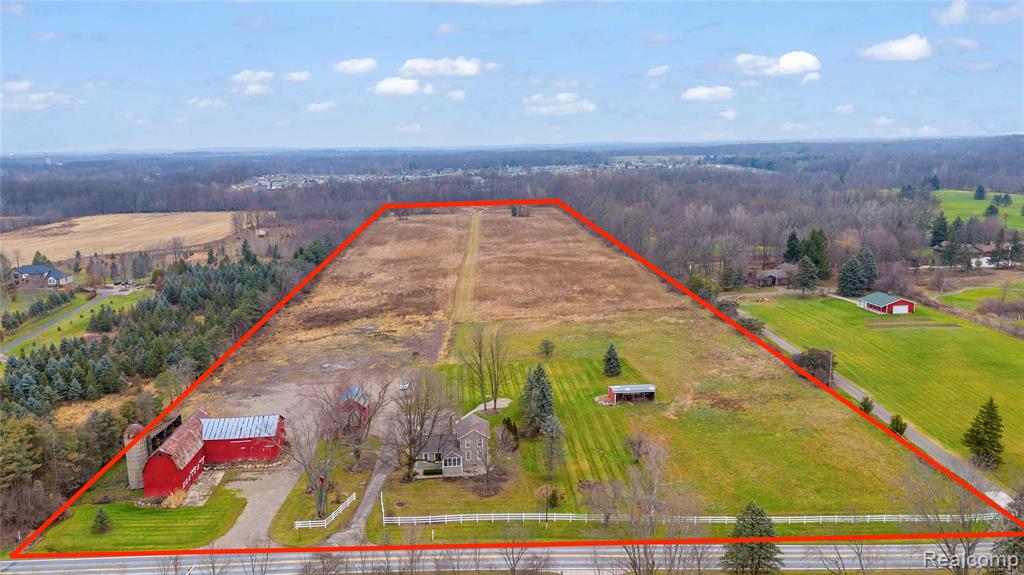main property photo 37