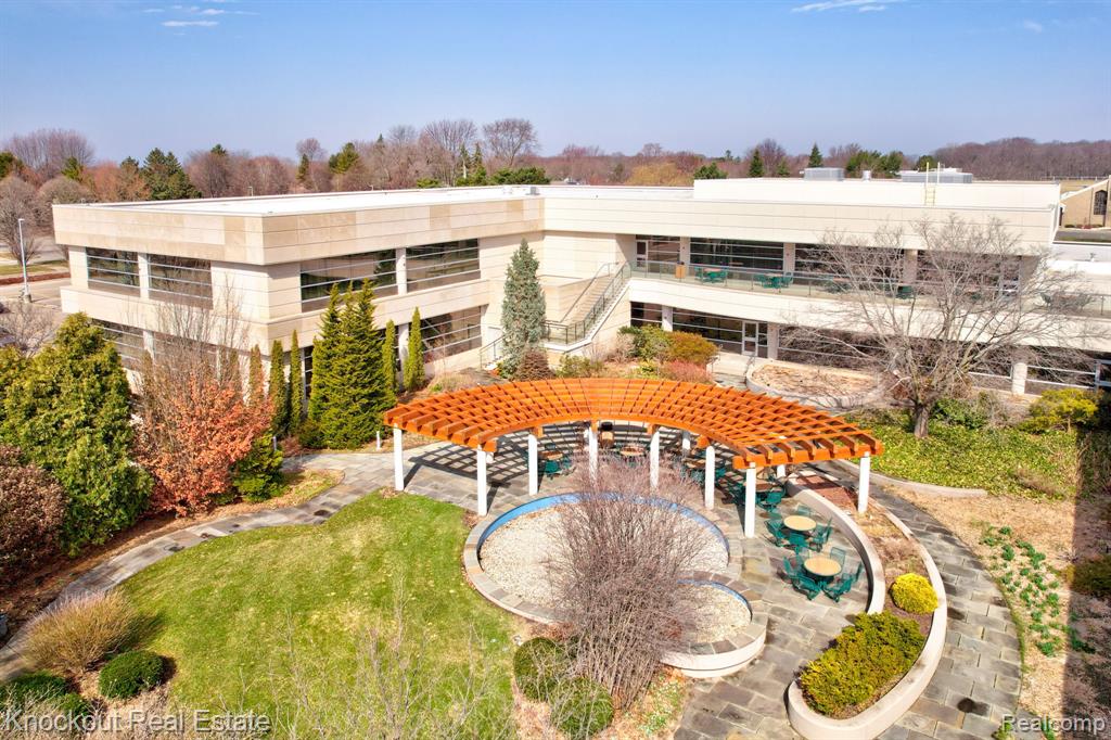 main property photo 35