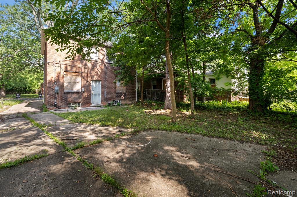 main property photo 23