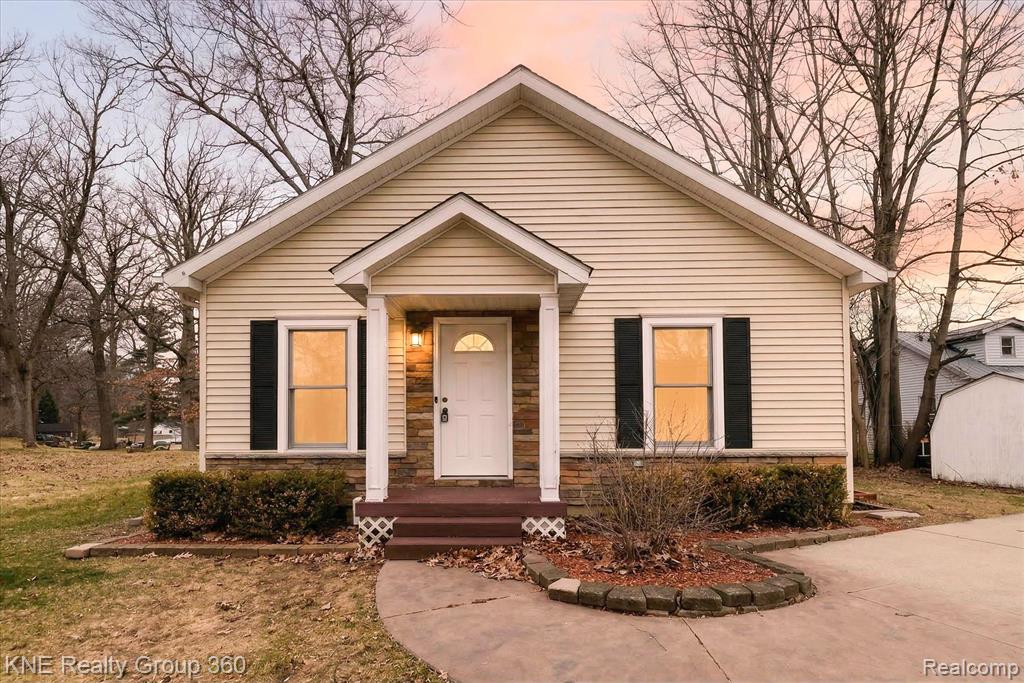 main property photo 5