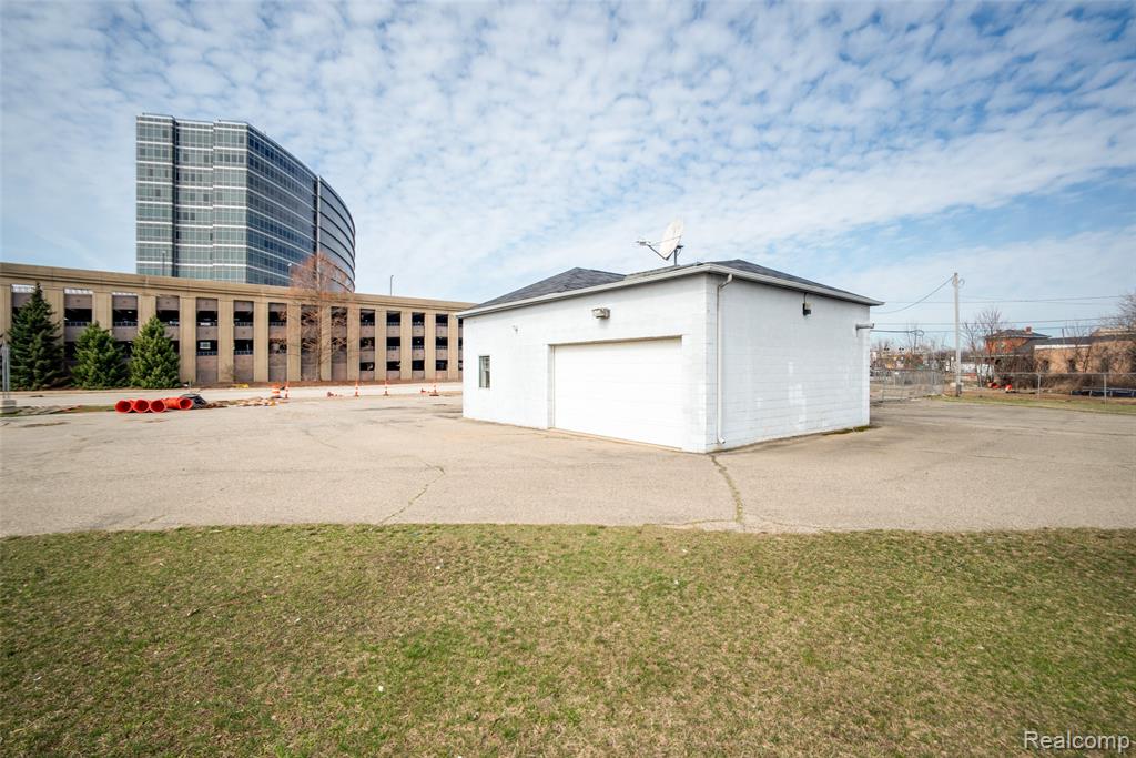main property photo 3