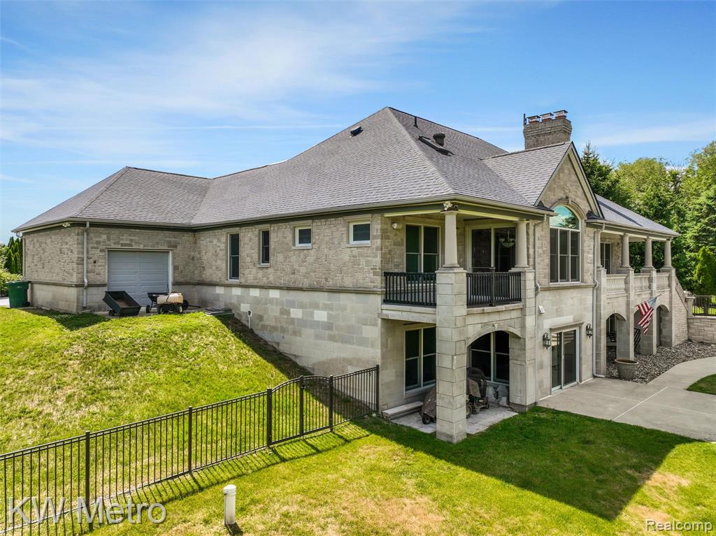 main property photo 8