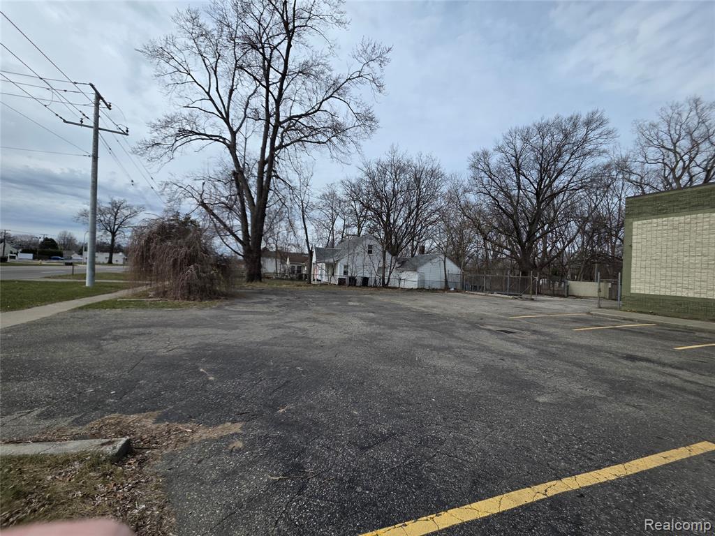 main property photo 9