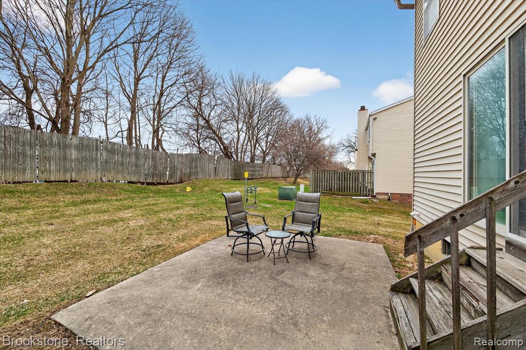 main property photo 32