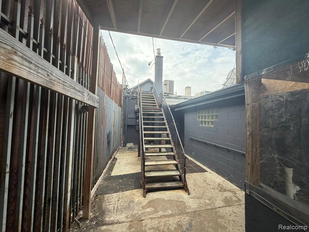 main property photo 10