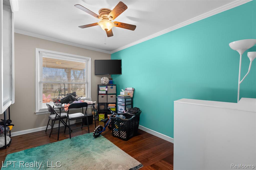 main property photo 20