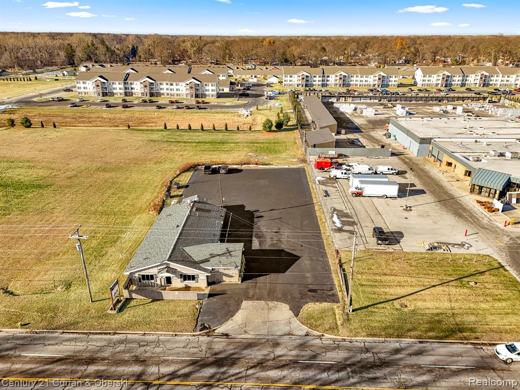 main property photo 40